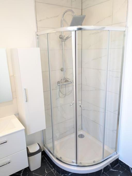 רומנוויל Grande Maison Renovee A 7 Min Du Metro מראה חיצוני תמונה